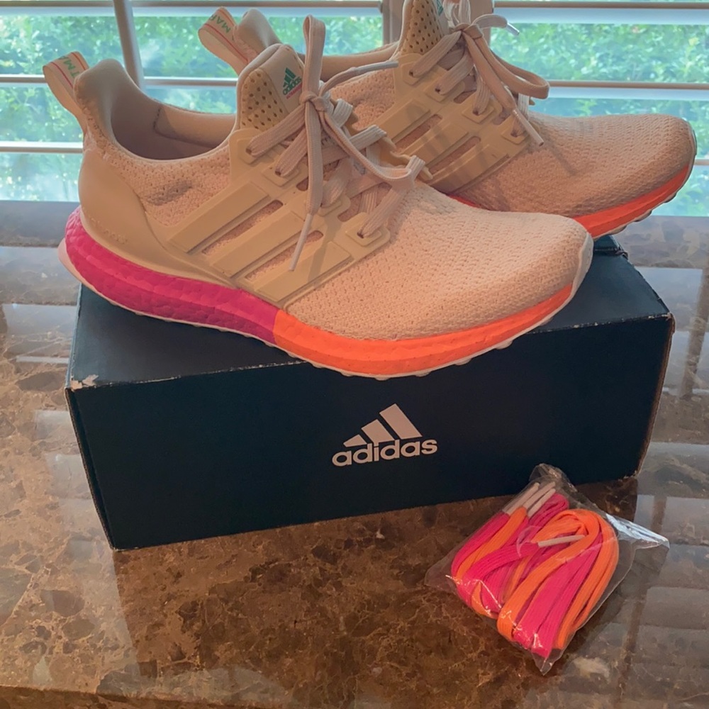 Adidas Ultraboost *RARE* EUC